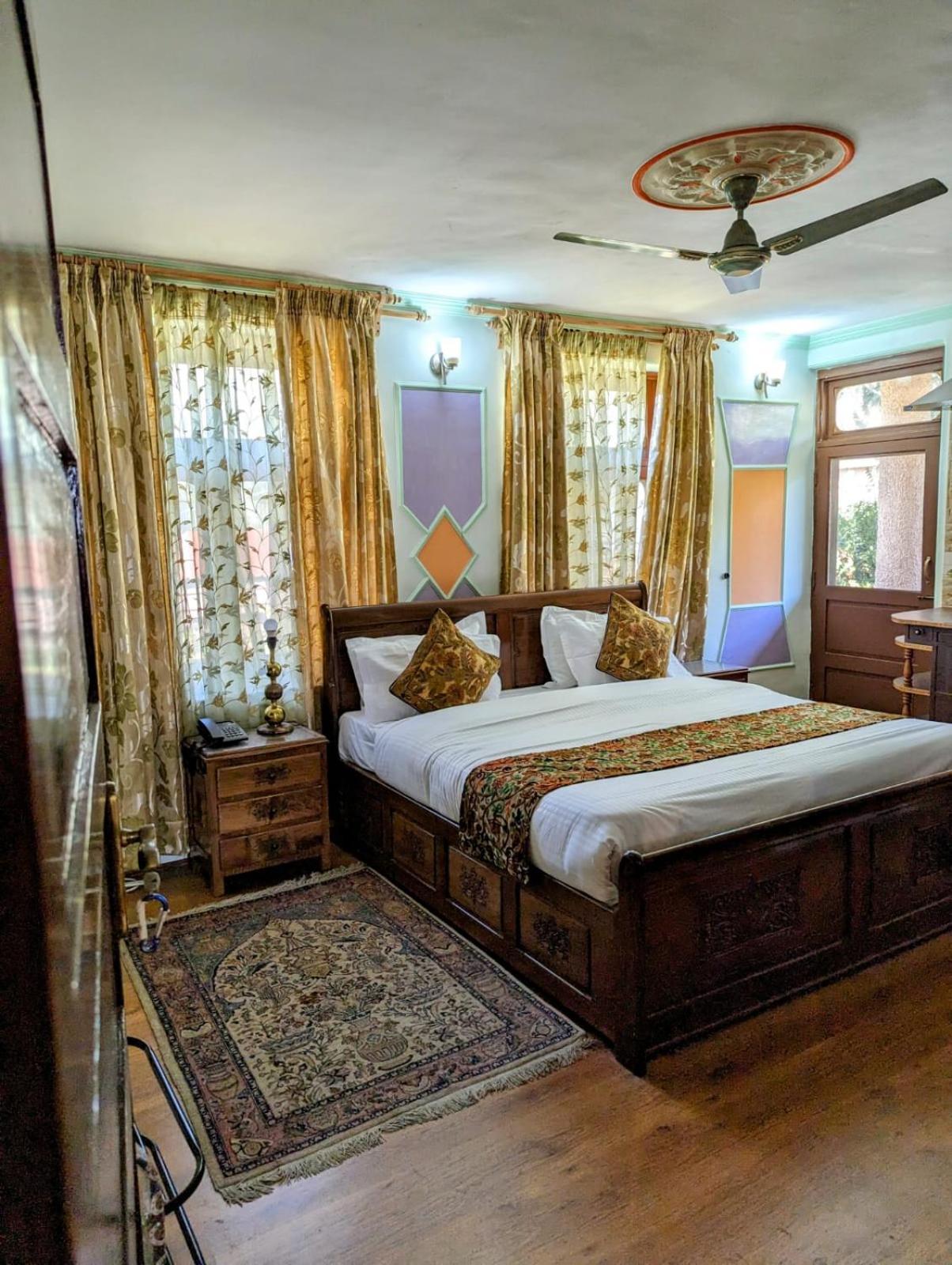 Lamzy Parimahal. Hotel Srinagar  Ngoại thất bức ảnh